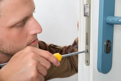 Super Locksmith Services Hollywood, FL 954-282-5611 Super Locksmith Services Hollywood, FL 954-282-5611 - 29-3